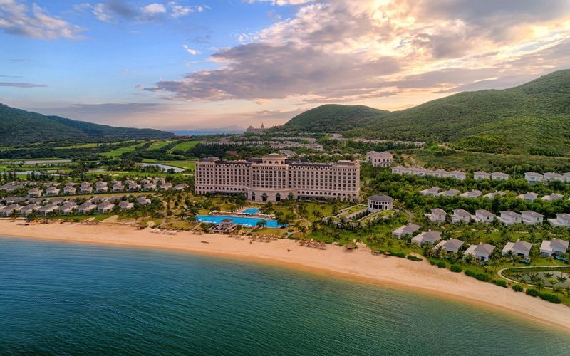 video Vinpearl Discovery Rockside Nha Trang